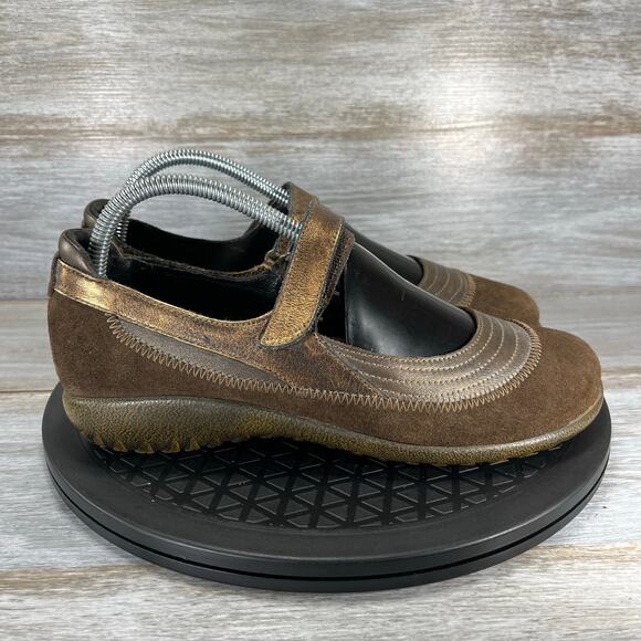 NAOT Women's Kirei Bronze Brown Suede Hook & Loop Mary Jane Size 9 - Picture 3 of 9